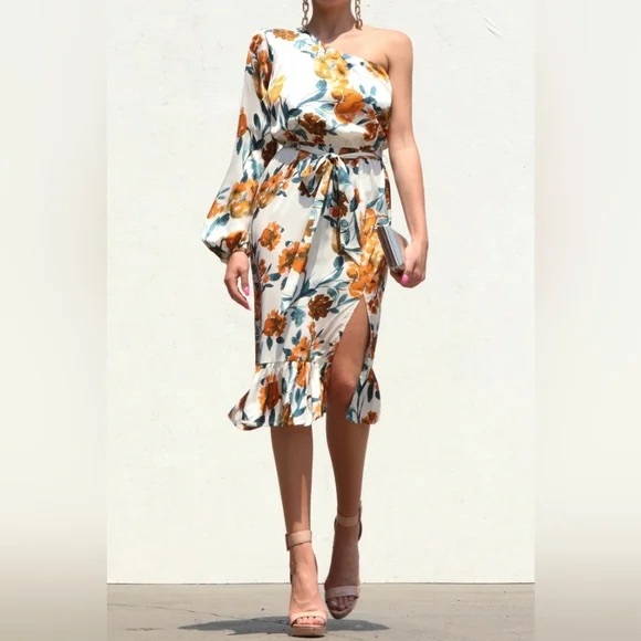 amtious Dresses & Skirts - 🌸AMTIOUS floral one shoulder dress ✨
